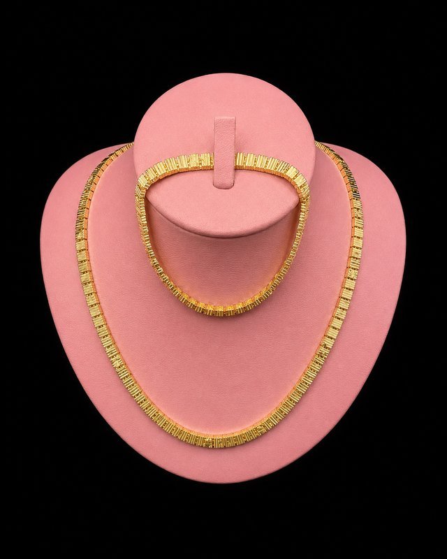Collar y pulsera de oro